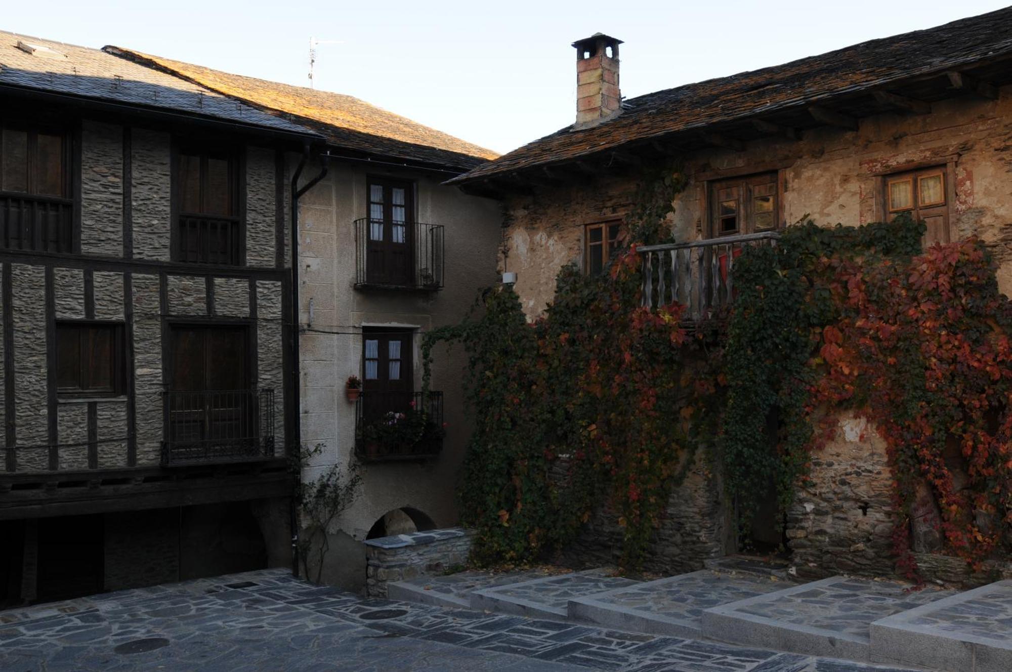 Casa Rural La Comella Tirvia Экстерьер фото