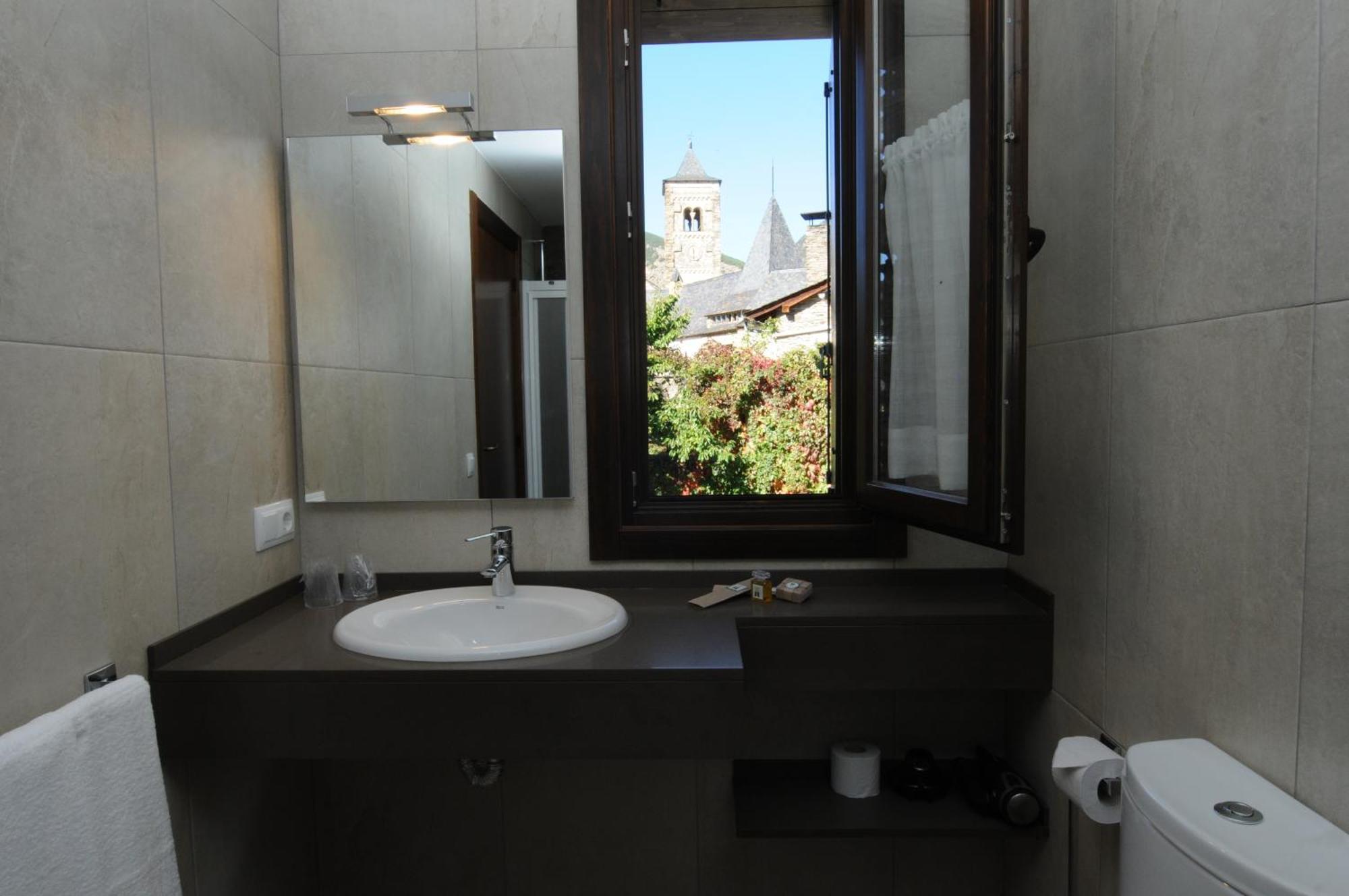 Casa Rural La Comella Tirvia Экстерьер фото